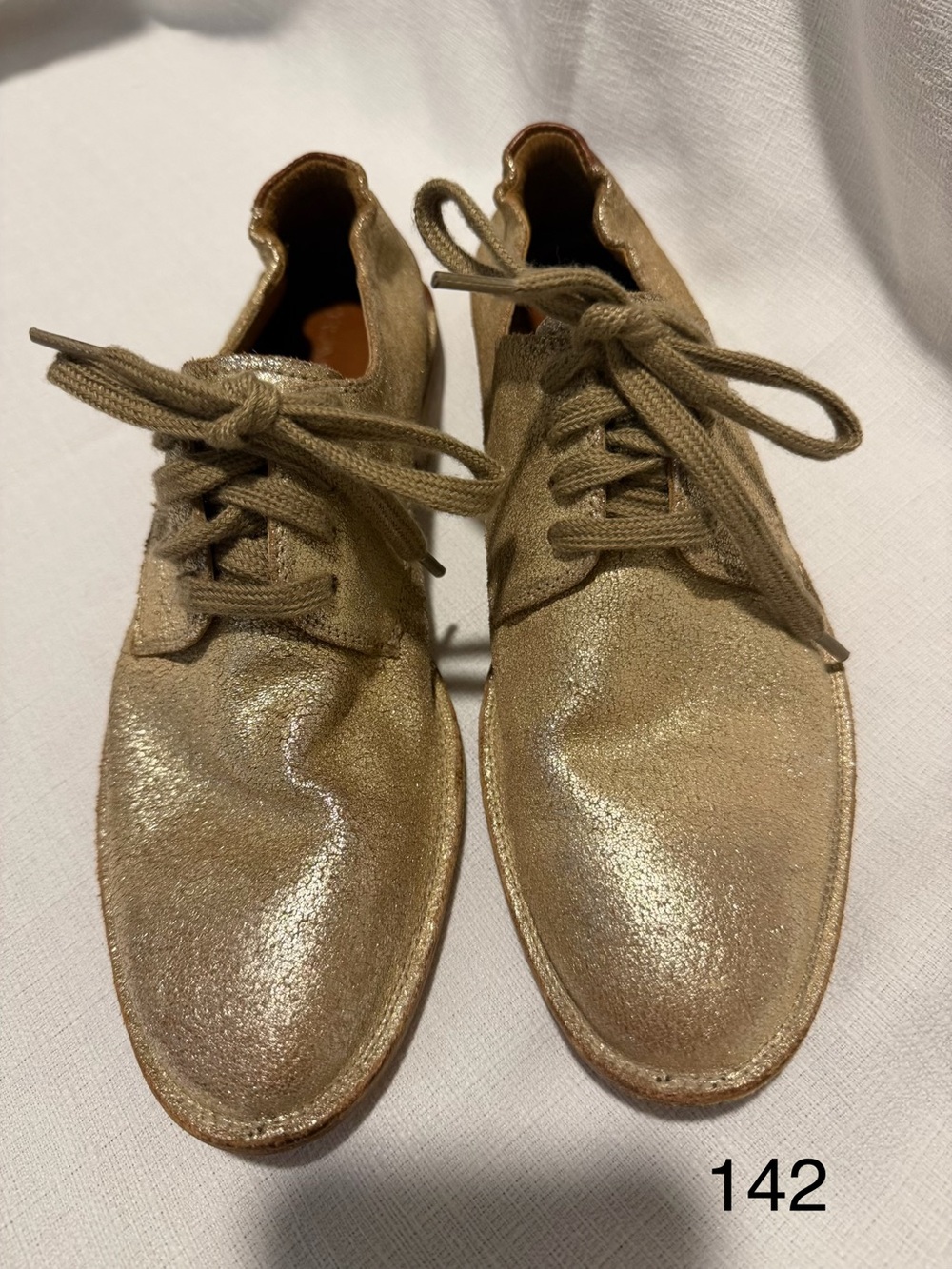 Trask women’s Oxford sz9 Metallic Tan Chukka laced shoes luxury formal neutral‎
